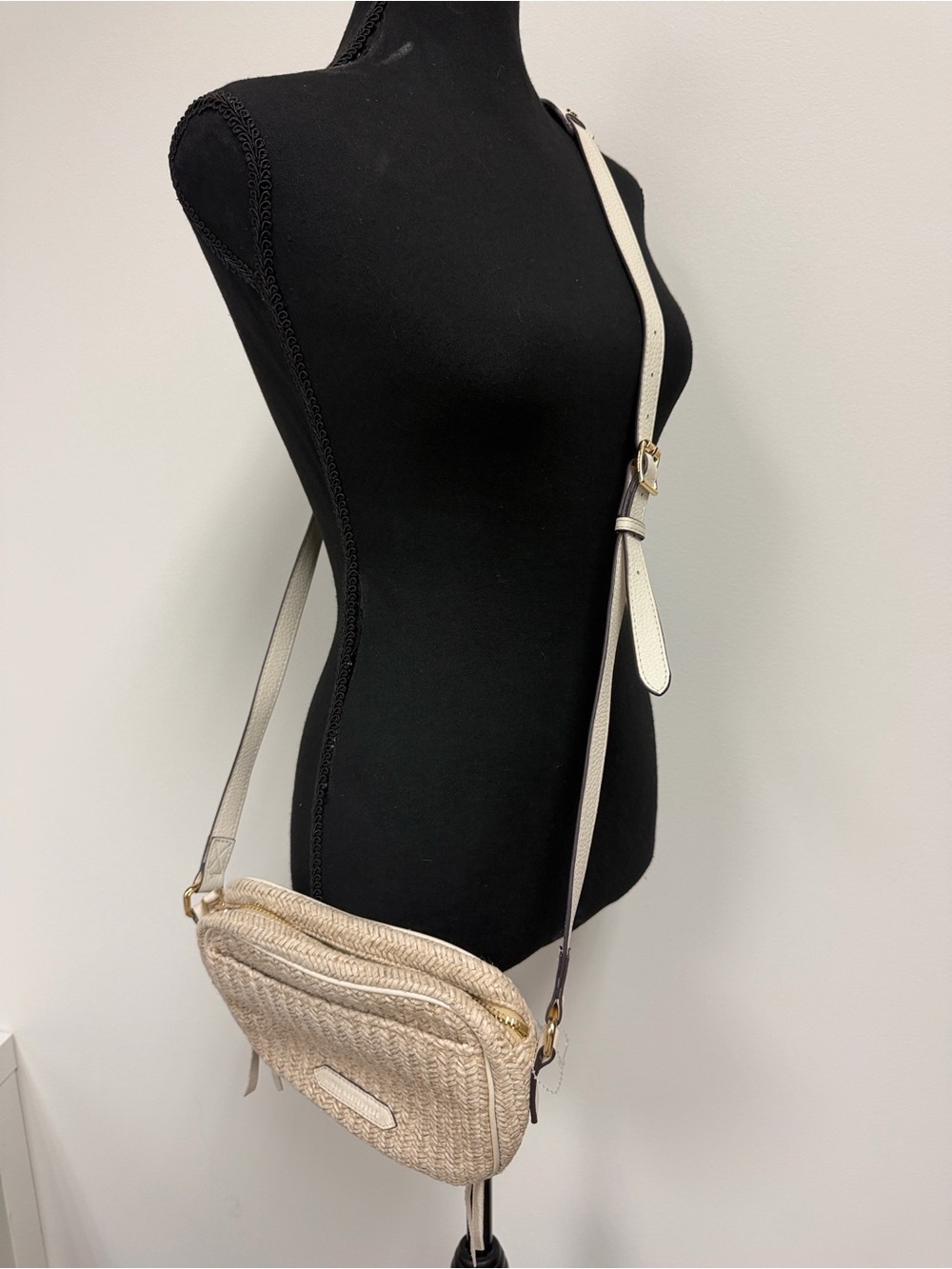Aimee Kestenberg Berlin Woven Leather Crossbody Bag EUC - Picture 2 of 7